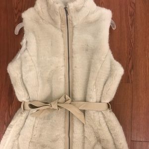 Fashion Nova faux fur vest size M